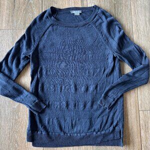 Vince dark Navy semi sheer 100% linen pullover sweater size XS